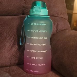 !!NEVER USED!! Gallon water bottle